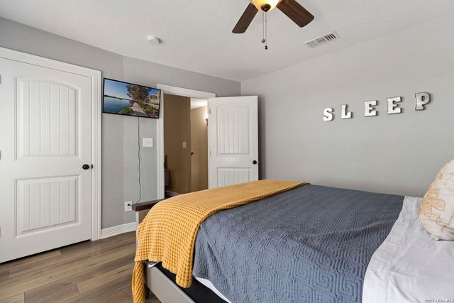 1535 Bonnyview Dr, Canyon Lake, TX 78133