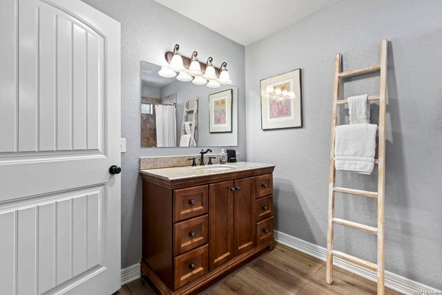 1535 Bonnyview Dr, Canyon Lake, TX 78133