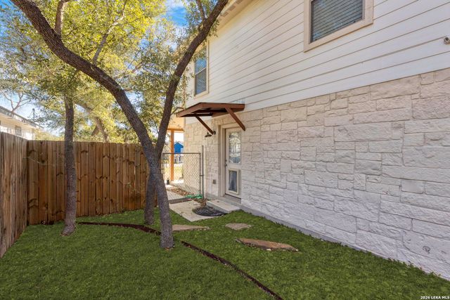 1535 Bonnyview Dr, Canyon Lake, TX 78133