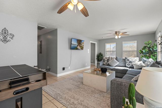 1535 Bonnyview Dr, Canyon Lake, TX 78133