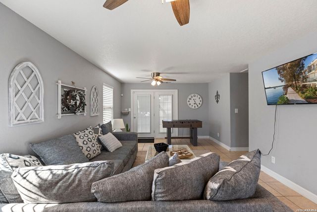 1535 Bonnyview Dr, Canyon Lake, TX 78133