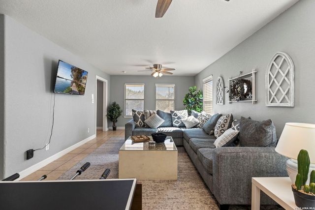 1535 Bonnyview Dr, Canyon Lake, TX 78133