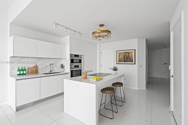 851 NE 1st Ave 2200, Miami, FL 33132