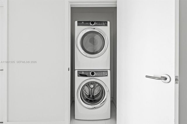 851 NE 1st Ave 2200, Miami, FL 33132