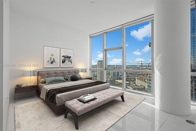 851 NE 1st Ave 2200, Miami, FL 33132