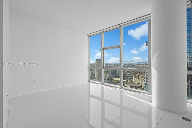 851 NE 1st Ave 2200, Miami, FL 33132