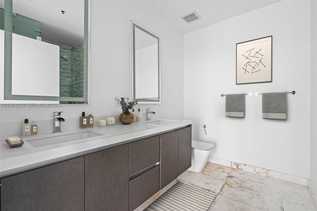 851 NE 1st Ave 2200, Miami, FL 33132