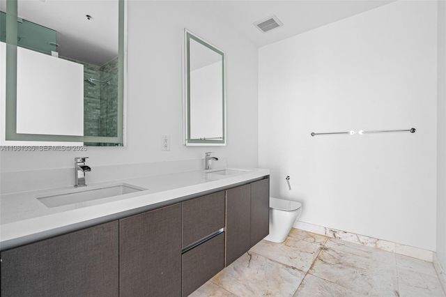 851 NE 1st Ave 2200, Miami, FL 33132