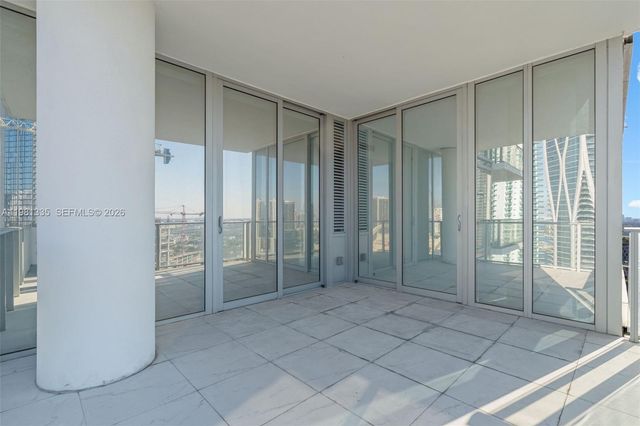 851 NE 1st Ave 2200, Miami, FL 33132