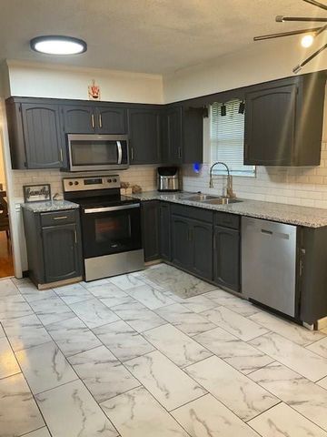 3315 Shady Lane Drive, Gladstone, MO 64119