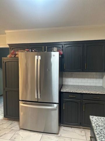 3315 Shady Lane Drive, Gladstone, MO 64119