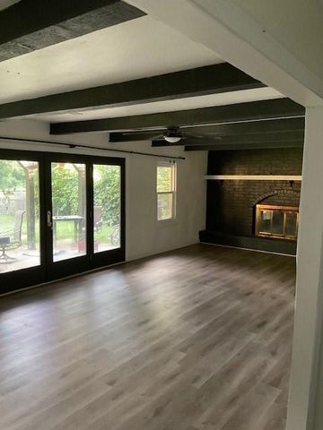 3315 Shady Lane Drive, Gladstone, MO 64119
