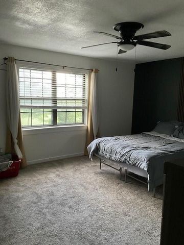 3315 Shady Lane Drive, Gladstone, MO 64119