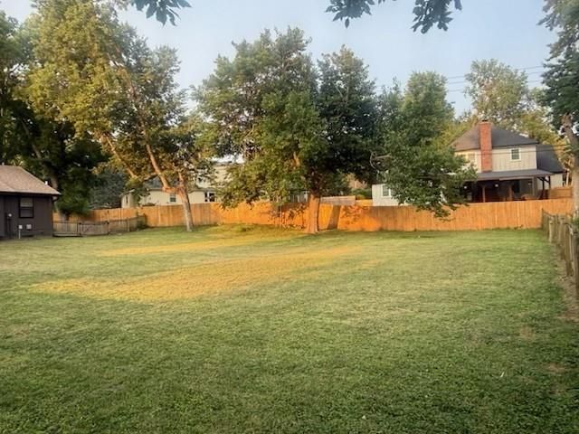 3315 Shady Lane Drive, Gladstone, MO 64119