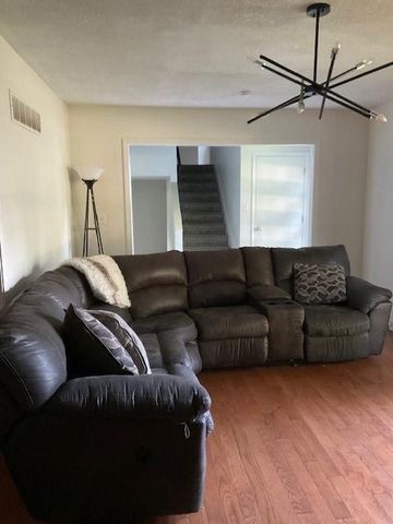 3315 Shady Lane Drive, Gladstone, MO 64119
