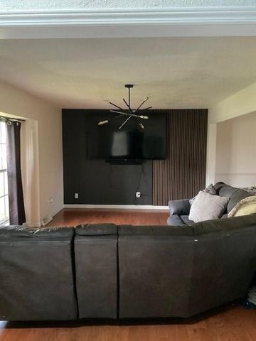 3315 Shady Lane Drive, Gladstone, MO 64119
