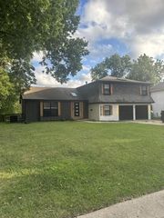 3315 Shady Lane Drive, Gladstone, MO 64119