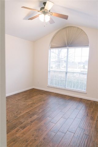 3 Acorn Circle, Bentonville, AR 72712