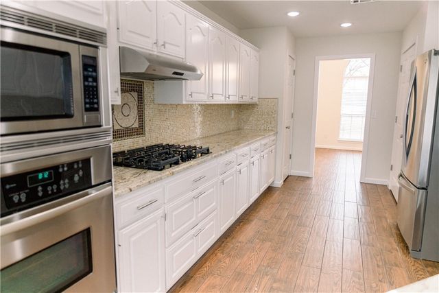 3 Acorn Circle, Bentonville, AR 72712