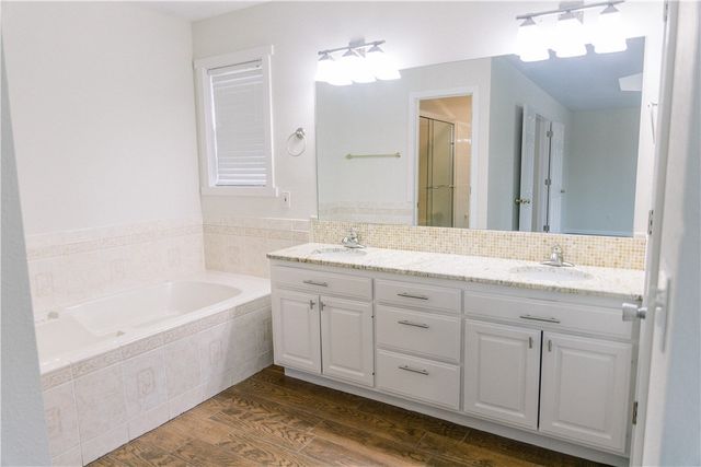 3 Acorn Circle, Bentonville, AR 72712