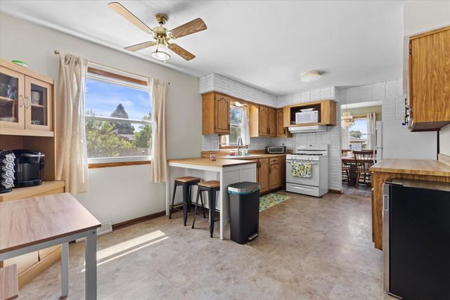 1721 Wiese LANE, Mount Pleasant, WI 53406