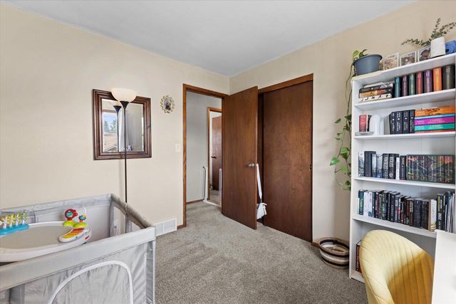 1721 Wiese LANE, Mount Pleasant, WI 53406