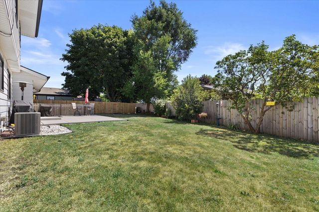 1721 Wiese LANE, Mount Pleasant, WI 53406