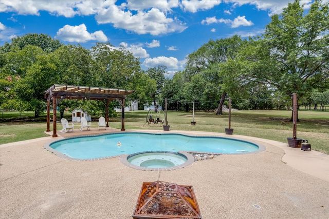 190 Robinson Road, Combine, TX 75159