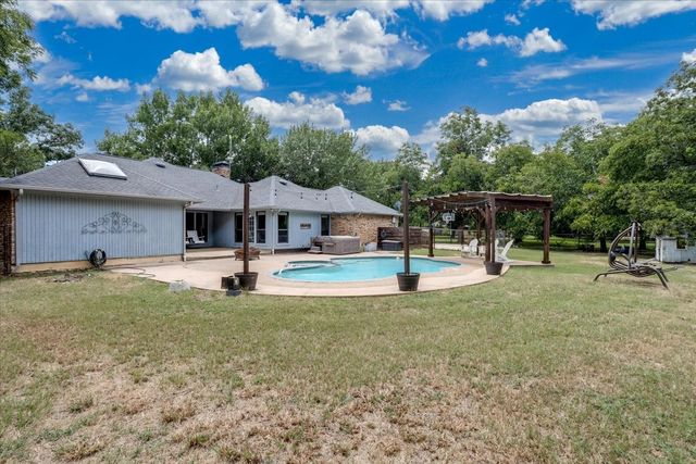 190 Robinson Road, Combine, TX 75159