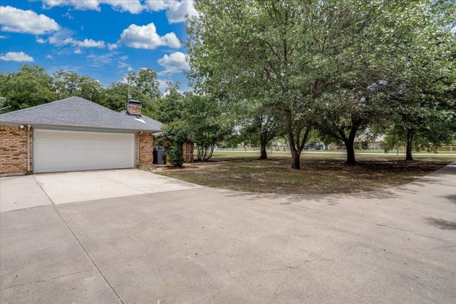 190 Robinson Road, Combine, TX 75159