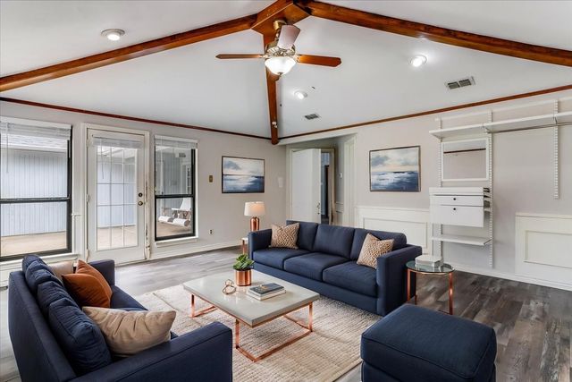 190 Robinson Road, Combine, TX 75159