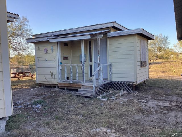 52 Beach Shore, Bandera, TX 78003