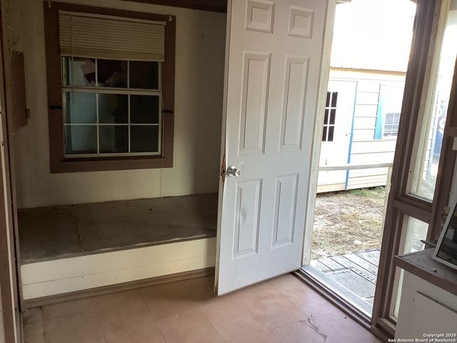 52 Beach Shore, Bandera, TX 78003