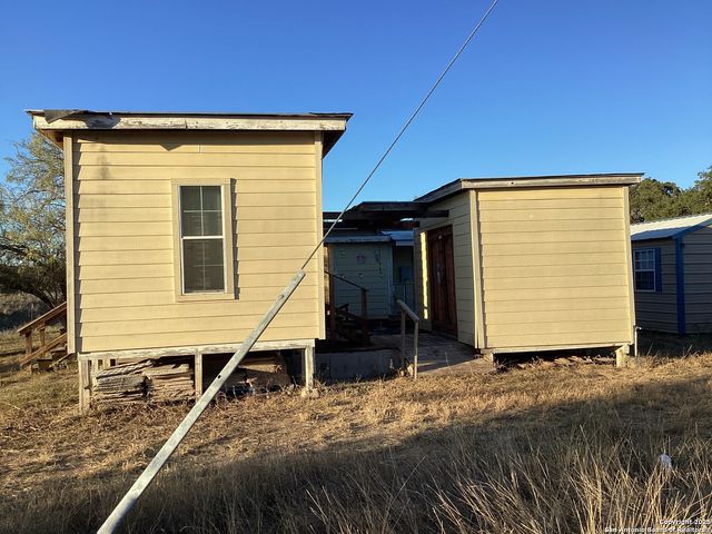 52 Beach Shore, Bandera, TX 78003