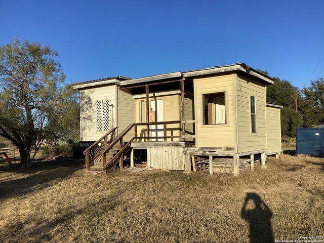 52 Beach Shore, Bandera, TX 78003