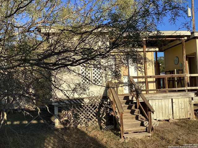 52 Beach Shore, Bandera, TX 78003