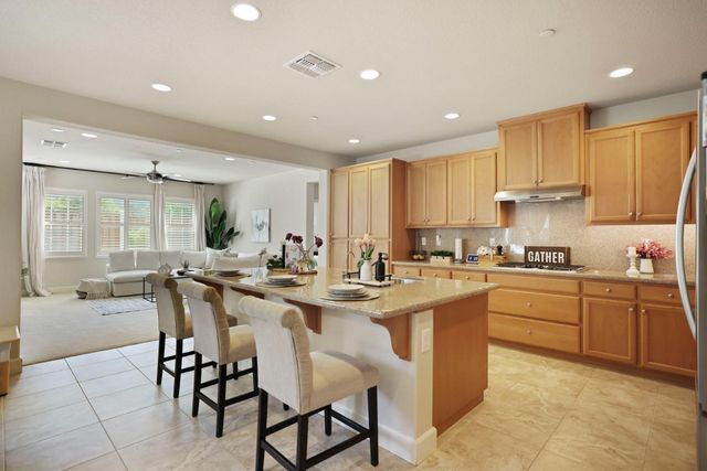 566 W Bonaventure Ave, Mountain House, CA 95391