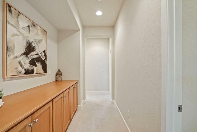 566 W Bonaventure Ave, Mountain House, CA 95391