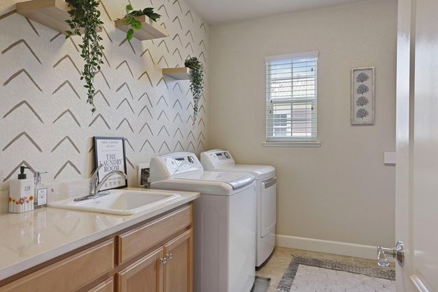 566 W Bonaventure Ave, Mountain House, CA 95391