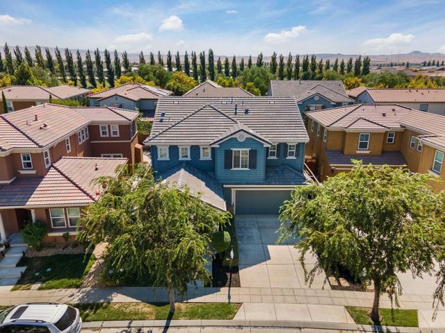 566 W Bonaventure Ave, Mountain House, CA 95391