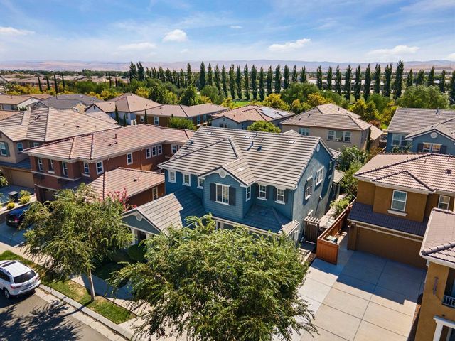 566 W Bonaventure Ave, Mountain House, CA 95391