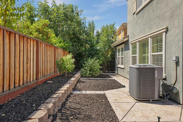 566 W Bonaventure Ave, Mountain House, CA 95391