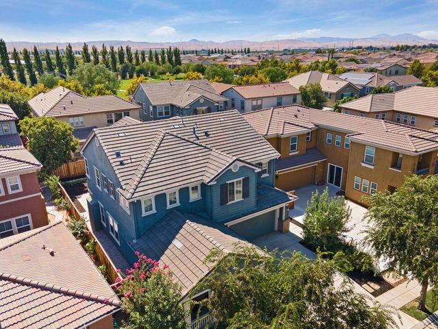 566 W Bonaventure Ave, Mountain House, CA 95391