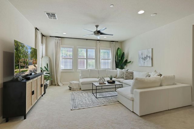 566 W Bonaventure Ave, Mountain House, CA 95391