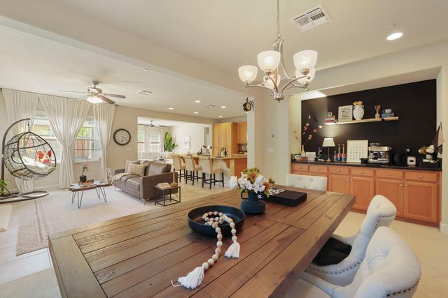 566 W Bonaventure Ave, Mountain House, CA 95391