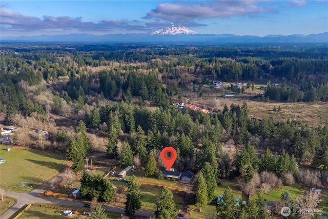 733 Tipsoo Loop S, Rainier, WA 98576
