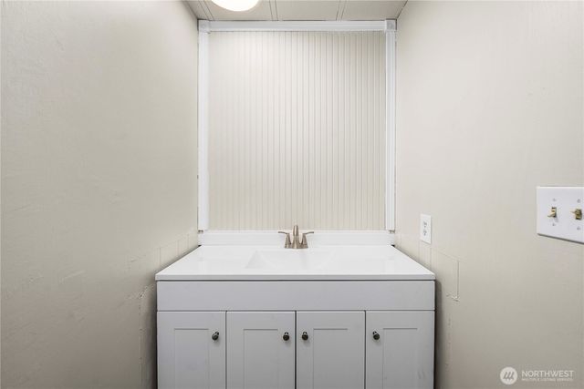 733 Tipsoo Loop S, Rainier, WA 98576