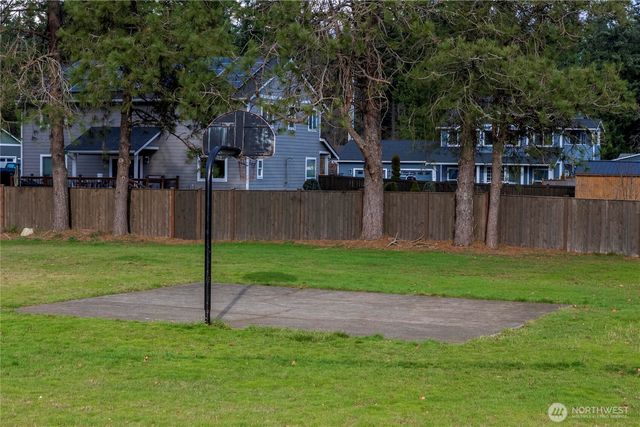 733 Tipsoo Loop S, Rainier, WA 98576