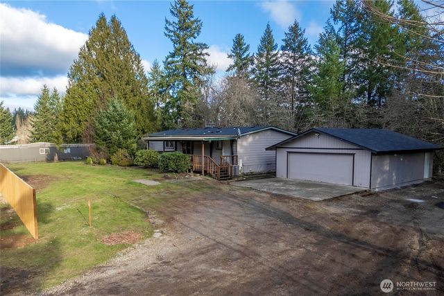 733 Tipsoo Loop S, Rainier, WA 98576