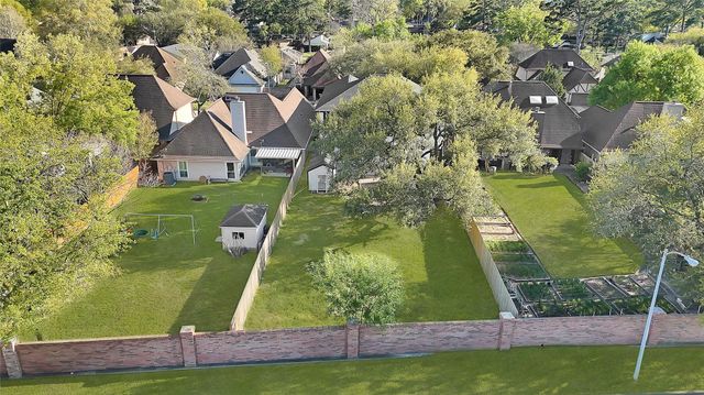 9026 Lawncliff Lane, Houston, TX 77040